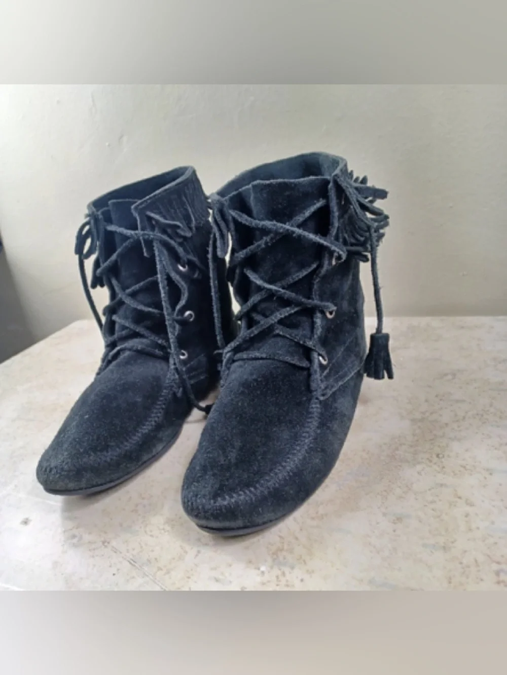 Minnetonka black Suede Fringe Lace-Up Moccasins - Picture 4 of 11